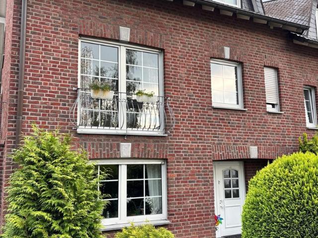 Schönes Reihenendhaus mit Keller in Aachen Haaren