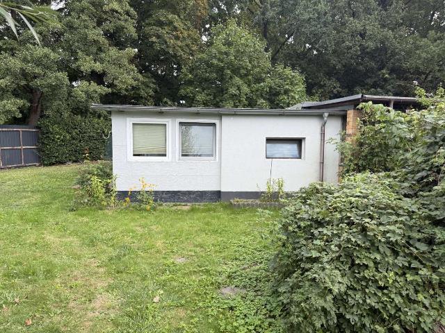 Schönes Sommergrundstück mit eigenem Bootssteg