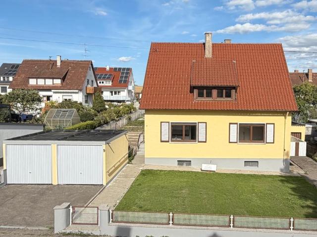 Schönes Zweifamilienhaus in ruhiger Lage