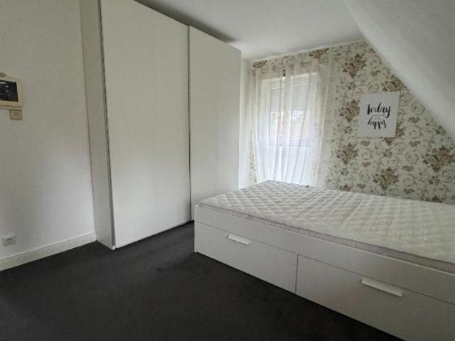 Schönes Zimmer für Azubinen u. Studentinnen 5´er WG im Einfamilienhaus