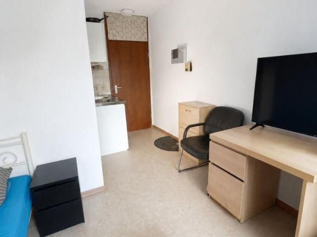 Schönes 1Z Appartment, 17,7qm, mit Pantry Küche, Balkon und Bad im EG