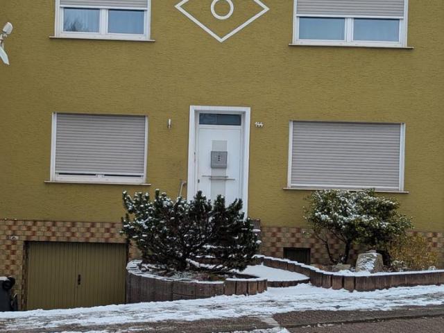 schönes 1 2 Familienhaus in Schwalbach Ortszentrum