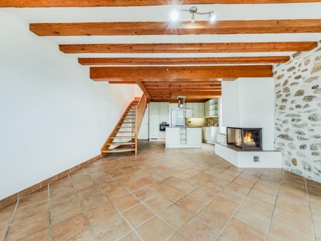 Schönes 4.5 Zimmer Apartment im Herzen von Yens