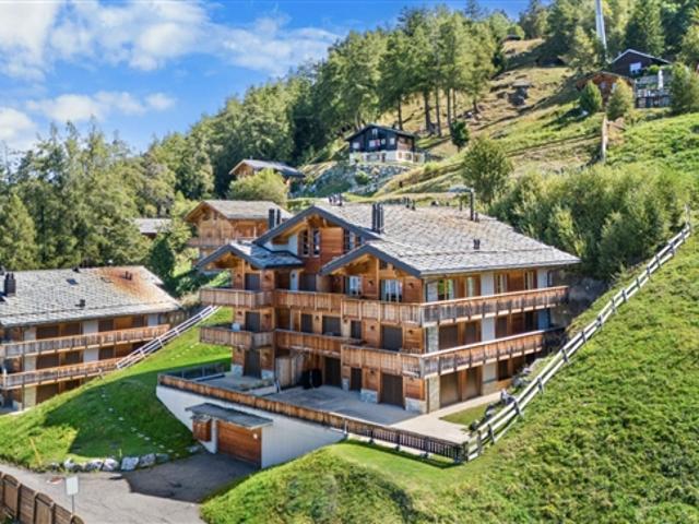 Schönes 4.5 Zimmer Apartment Ski in Ski out mit atemberaubendem Blick auf die Berge