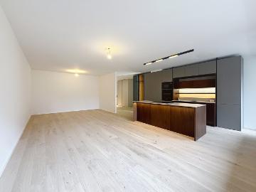 Schönes 5 Zimmer Apartment im Neubau Zustand im Herzen von Champel