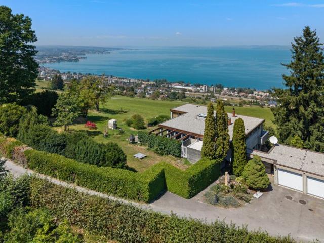 Schönes 6 1/2 Zimmer Einfamilienhaus mit Gartenparadies und herrlichem Bodenseeblick