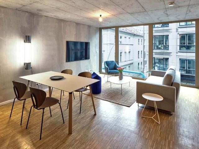 Schönhauser Allee Apartment