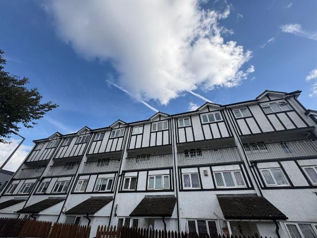 Scribbans Close, Smethwick B66, 3 bed flat to rent, £1,050 pcm | PrimeLocation