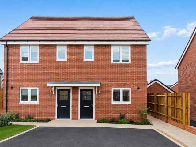 Scudder Close, Stevenage SG1 2 bed semi detached house to rent £1,765 pcm £407 pw