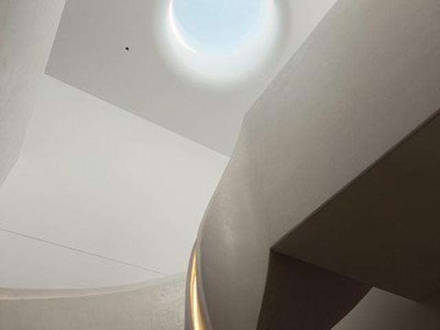 Sculptural Luxury in the Heart of Kew