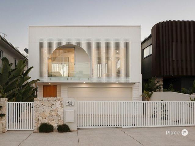 Sculpted Design, Sweeping Views and a Beautiful Family Life