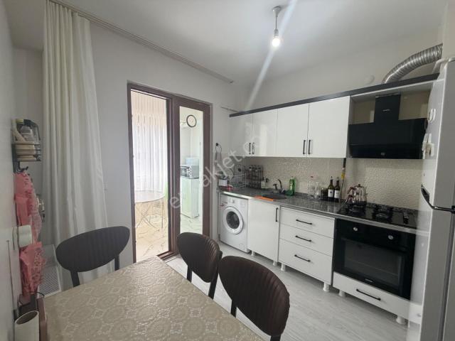 Sağlık Caddesinde Eskiitfaiye Karşısı Satılık 2+1