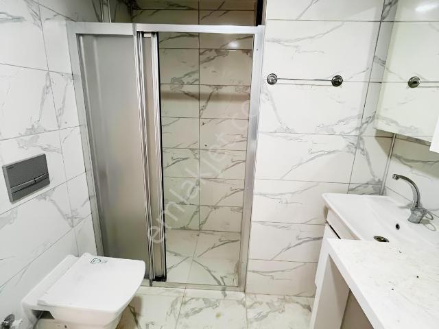 Sağlık Lisesi Ve Öğretmen Okuluna Yakın Kiralık 2+1 Sıfır Daire