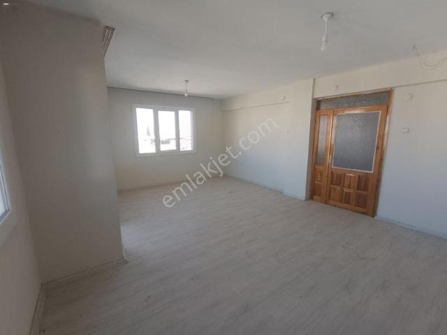 Sağlık Mahallesi Duru Sitesinde 3+1 Satılık Daire