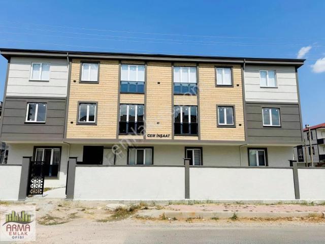 Sağlık Mahallesi Satılık Güney Cephe Ara Kat 2+1 Sıfır Daire