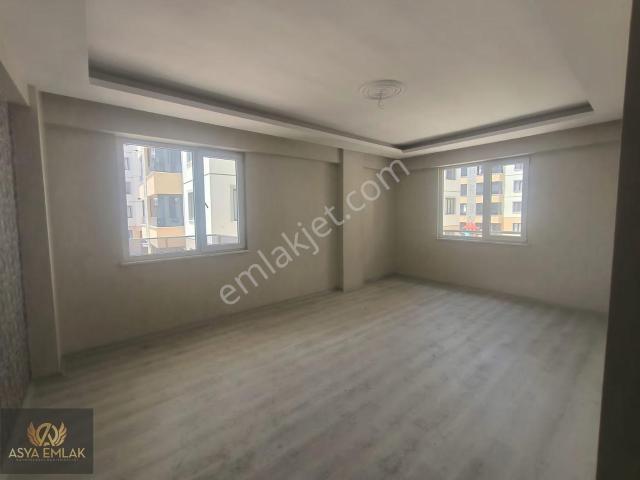 Saçlıkasap Caddesinde Kiralık 3+1 Sıfır Daire