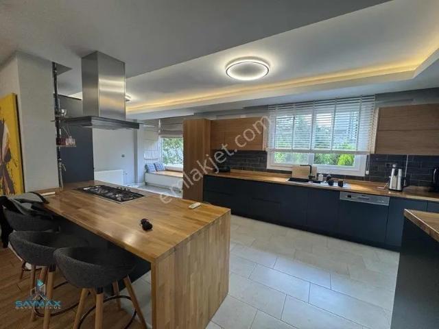 Sağlıkkent Sit 706m2 Net Arsalı 7+1 Satılık Tripleks Villa