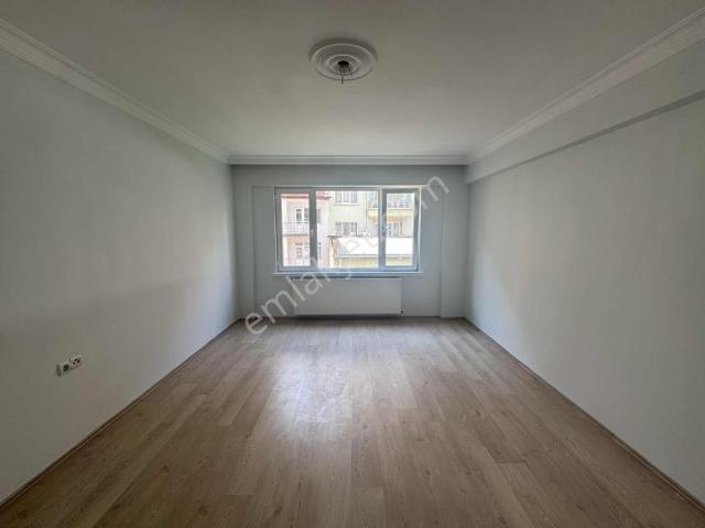 Sağlam Emlaktan Dervişpaşada Kiralık 3+1 Afjetli Ara Kat Daire