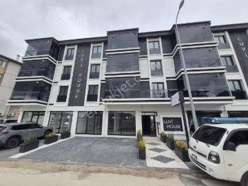 Sağlam Emlaktan Filli Kavşakta Satılık Eşyalı Kapalı Otoparkl1+1