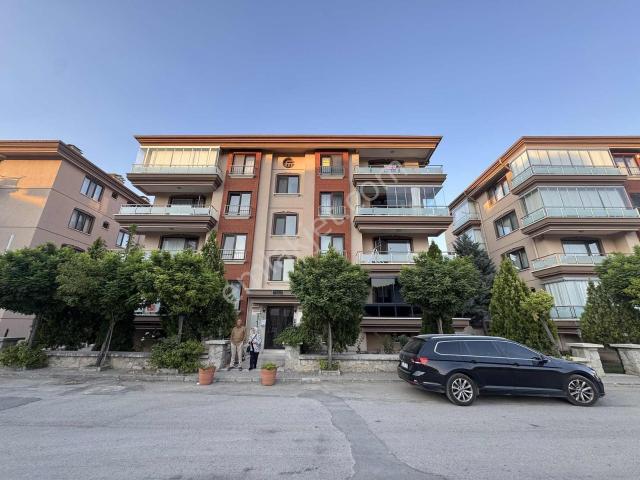 Sağlam Emlaktan Selçukluda Hastane Yakını Kiralık 3+1 Daire