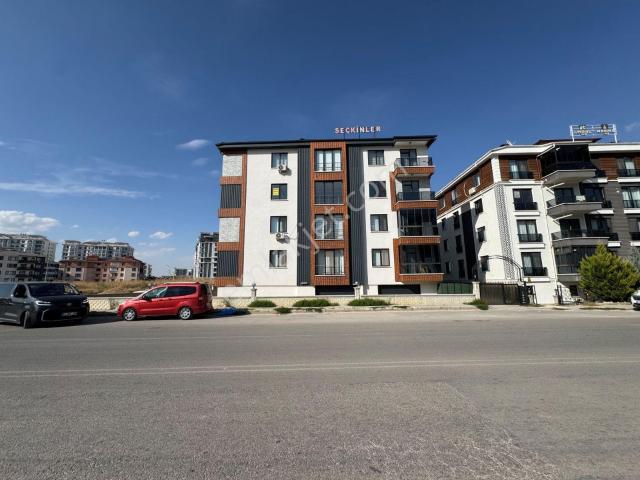 Sağlam Emlaktan Uydukent Selçukluda Kiralık Lüks 4+1 Daire
