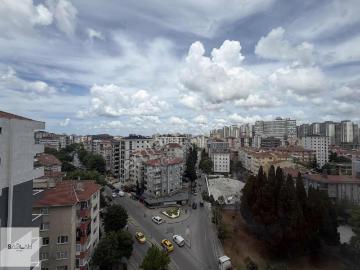 Sağlam'dan Merdivenköyde Minibüs Yoluna Yakın Açık Manzaralı 2+1