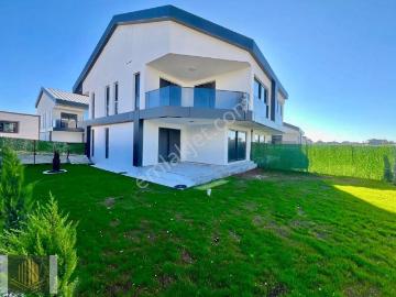 Sağlam'dan Çınarlı'da Ultra Lüks 5+1 Satılık Villa