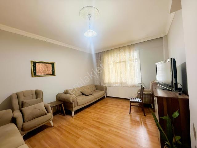 Samandıra Da 2+1 90 M2 Eşyalı Kiralık Giriş Katı Daire