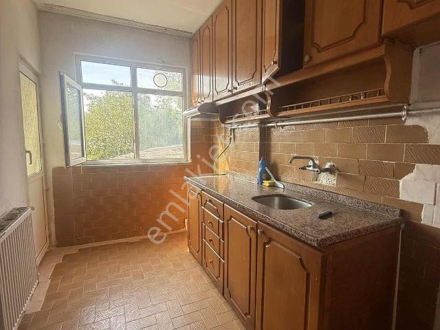 Samandıra Merkezde 2+1 90 M2 Kiralık Ara Kat Daire