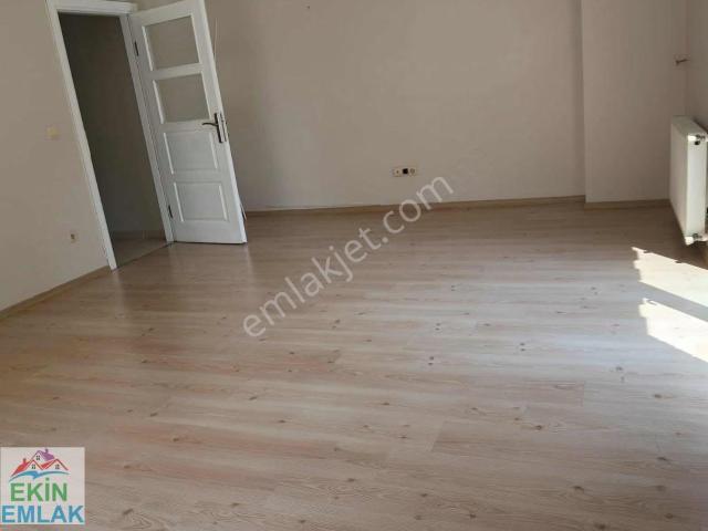 Samandıra Sancaktepede Merkezde Krediye Uygun Satılık Daire