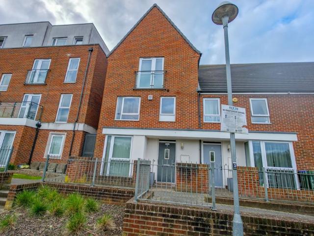 Samas Way Crayford, Crayford, Dartford, Kent DA1, 4 bed town house to rent, £2,400 pcm | PrimeLocation