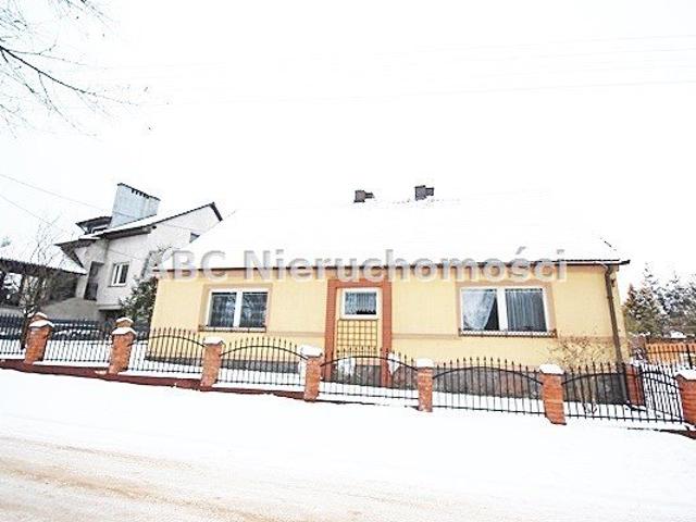 Urokliwe siedlisko 140 m2 z dużą działką 6457 m2