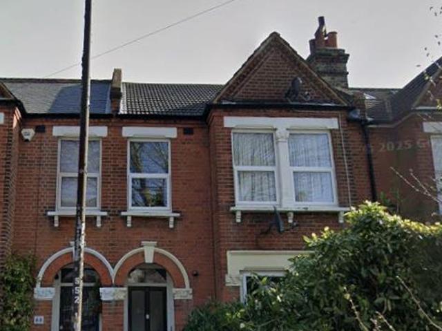 Samos Road, London 3 bed flat to rent £2,100 pcm £485 pw