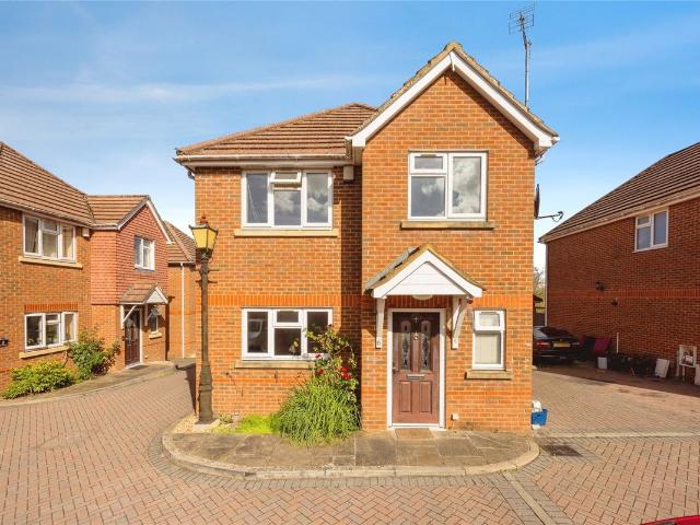 Samson Close, Aldershot GU11, 4 bed detached house to rent, £2,150 pcm | PrimeLocation