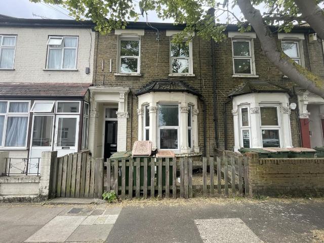 Samson Street, Plaistow, London E13, 1 bed flat to rent, £1,400 pcm | PrimeLocation