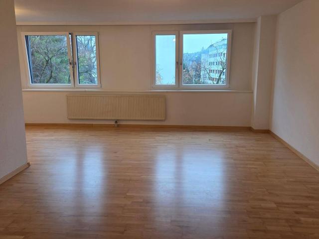Miete inkl. Heizung+ WW Erstbezug nach Gebäudekomplettsanierung! 3 Zimmer Miete neue Fenster, neue Fassade, neue Heizung!