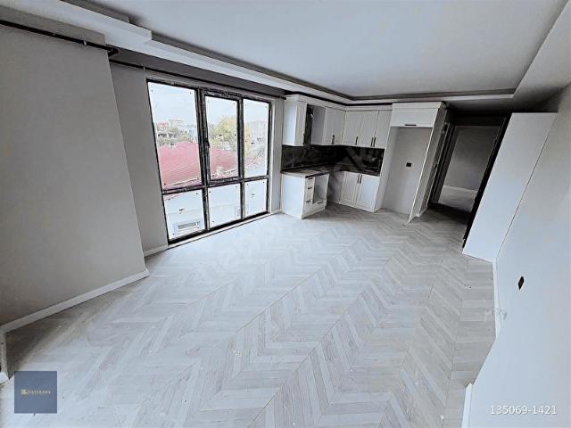 SAMSUN ATAKUM ÇAKIRLAR ANAYOLA 50 METRE HARİKA GENİŞ 1+1 SATILIK
