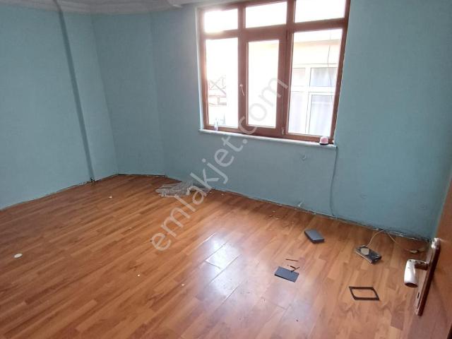 Samsun İlkadım Fevzi Çakmak Mahallesi'nde Sobalı 2+0 Kiralık Daire