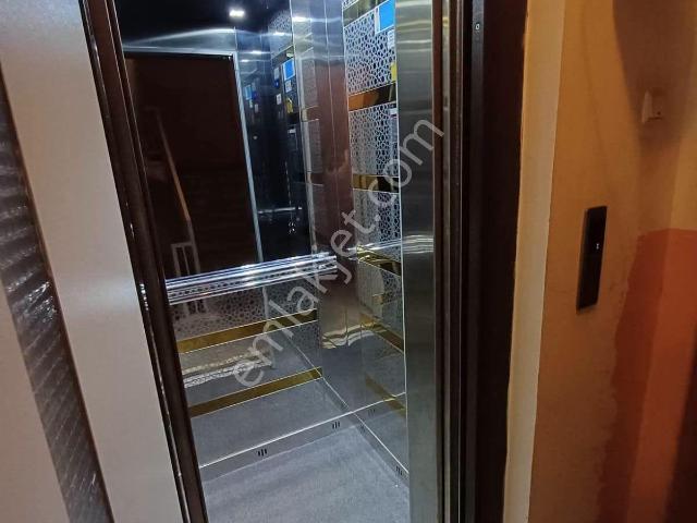Samsun İlkadım Rasathane Mahallesi'nde Kat Tapulu Asansörlü 3+1 Satılık Daire