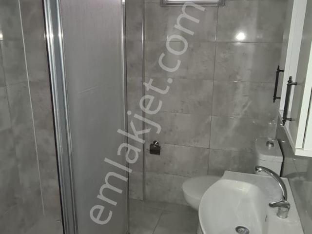 Samsun İlkadım Yenidoğan Mahallesi'nde Dış Cepheli 2.kat 3+1 Kiralık Daire