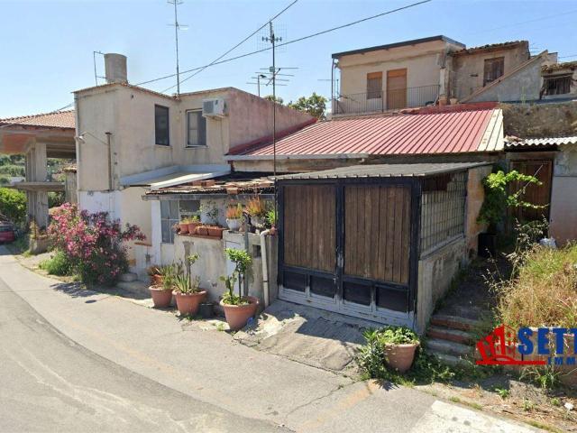 Santa Teresa di Riva trilocale 110mq