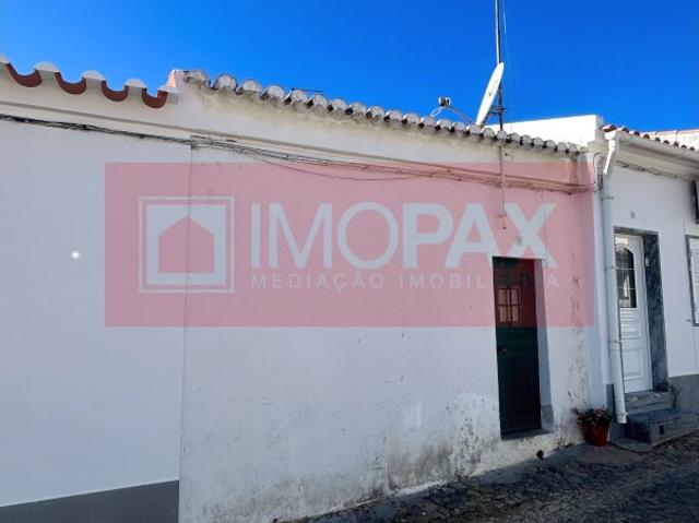 Santa Clara de Louredo / Casa Térrea