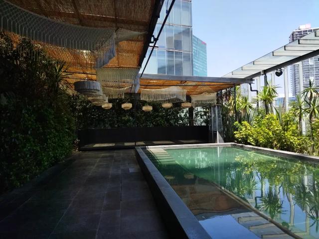 Santa Fe, precioso local comercial con terraza