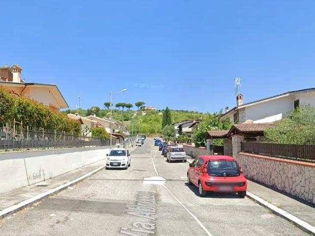 SANTA LUCIA TRILOCALE IN VILLA