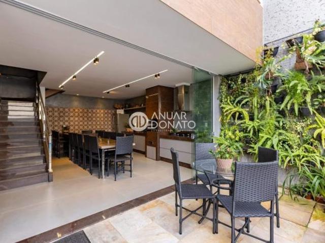 Santa Lúcia Casa Residencial 5 quartos à venda na Anuar Donato