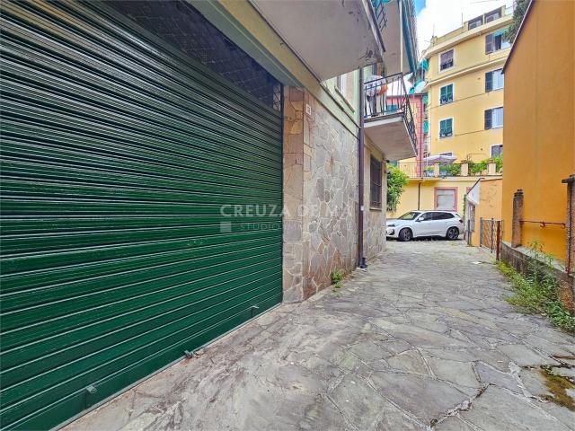 Santa Margherita Ligure Centro Magazzino Carrabile con 2 Pos. 38m² Santa Margherita Ligure