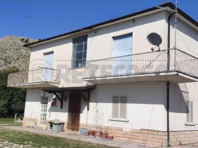 Santa Maria di Trocchio 35 quadrilocale 130mq