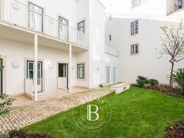 Santa Maria Maior, Appartement 4 Chambres 259 m² en location