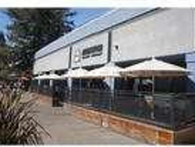 Santa Rosa \ 2 bathrooms \ 3 bedrooms must see to believe. Pet OK!