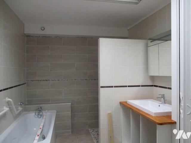 SANTES 59: A LOUER APPARTEMENT EN RDC AVEC GRANDE TERASSE ET STATIONNEMENT